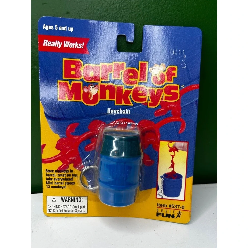 Vintage 1998 Barrel of Monkeys Keychain Basic Fun Mini Game Blue Barrel 537-0 NI